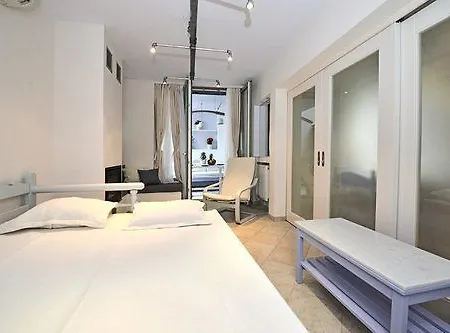 Santa Katerina & Naxos City