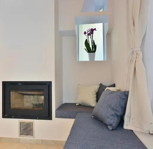 Santa Katerina & Naxos City